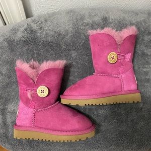 Ugg Bailey Button (Raspberry color) EUC!!
